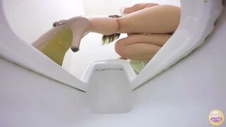 DLSL-196 04 Young women don’t know how to use Japanese-style toilet and urinating on all fours