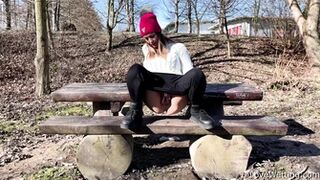 Naomi Bennet - Pissing scene