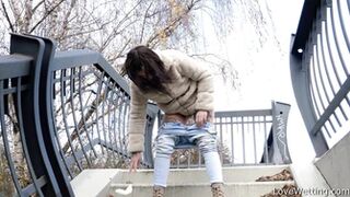 Alexa Throat - Pissing Scene
