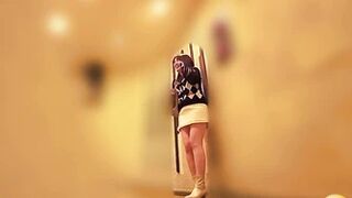 DLSL-646 02 Female college student with a full bladder sneaks out of a lecture and hurries to urinate