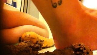 Allura - Smearing a Massive Shit! Shit-Stuffing with Dildo.