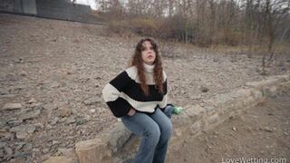 Oriana Moon - Wetting Scene