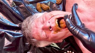 Mistress Mystique - Feed The Toilet