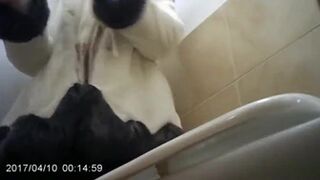 Hidden cam piss 1