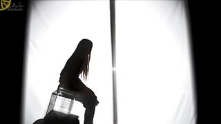 OJHI-821 02 Real-life silhouettes – shadow puppets depicting urination