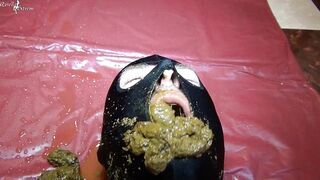 RosellaExtrem - Slave in doggystyle, pooping, in his mouth