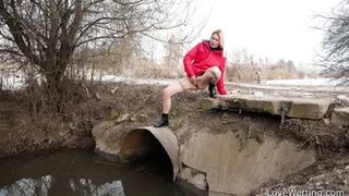 Claudia - Pissing Scene
