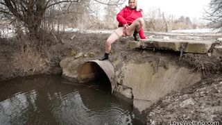 Claudia - Pissing Scene