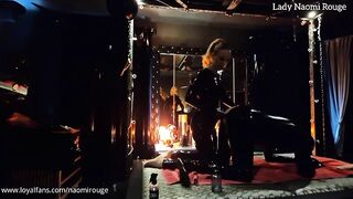 Rubber Slave in the dungeon part 3: Venus2000 milking
