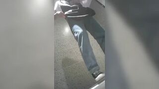 toilet_indoor_0444