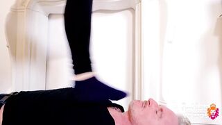 I WANT A LIVING CARPET FOR MY HOME! ( Trampling with Lady Maria J )