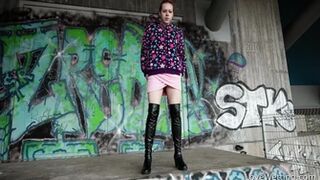 Vinny Foxbrat - Pissing Scene