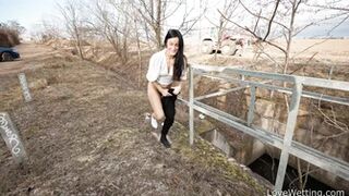 Lexi Dona - Pissing Scene