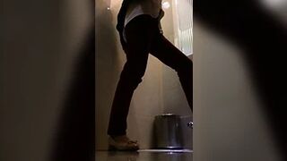 15274802 China 2019 Dalian / Shopping Center Toilet / Young / Beautiful Only 27 people