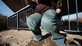Oriana Moon - Wetting Scene