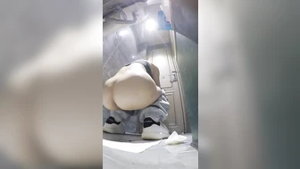 Night Club Toilet 21