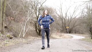 Aleya - Pissing Scene