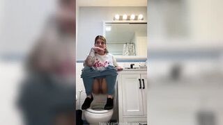 sucha_goodgirl - Pee pee time!!