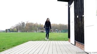Bellinda - Pissing Scene