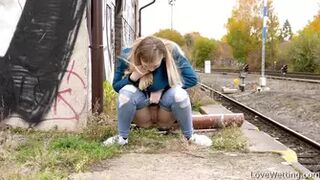 Katis - Pissing Scene