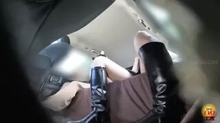 DLEE-769 04 Shameful pee leak in front of a friend. Wet incident between girlfriends inside the car.