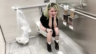 HARPERMADI - 364. Girl Girl Pee Compilation